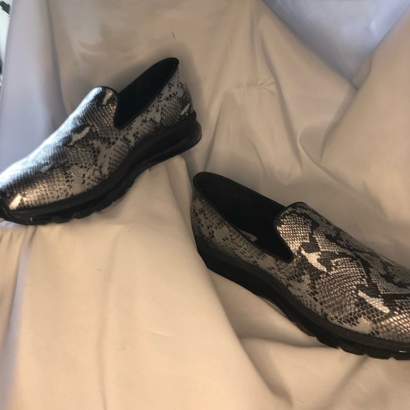 Grey Snake 🐍 Steve Madden slip on loafer sz 13 - Picture 4 of 16